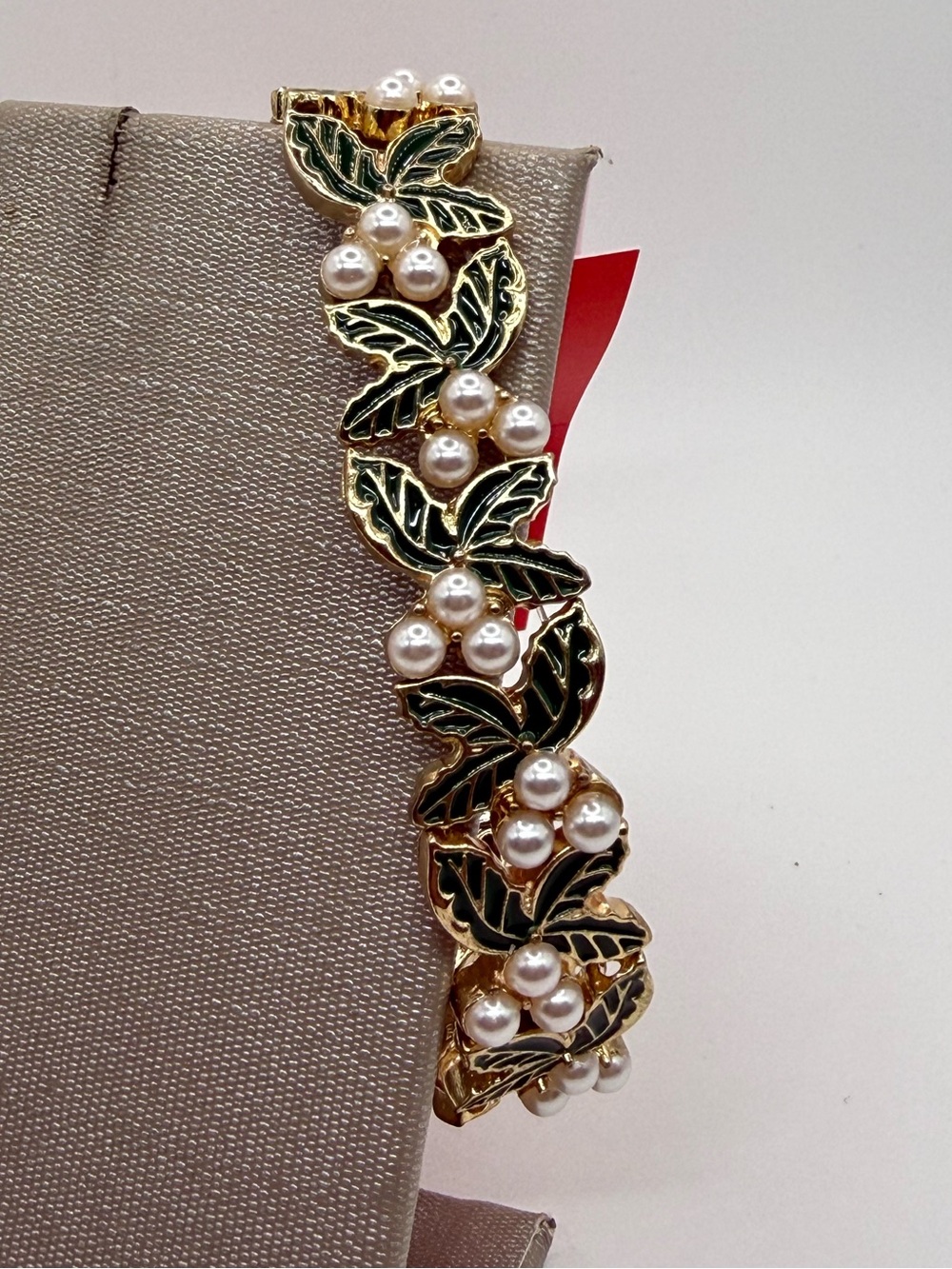 Holiday Lane Gold Tone Faux Pearl Green Enamel Leaf Stretch Bracelet NWT